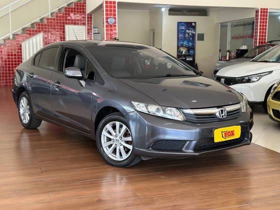 HONDA CIVIC 1.8 LXS 16V FLEX 4P AUTOMÁTICO